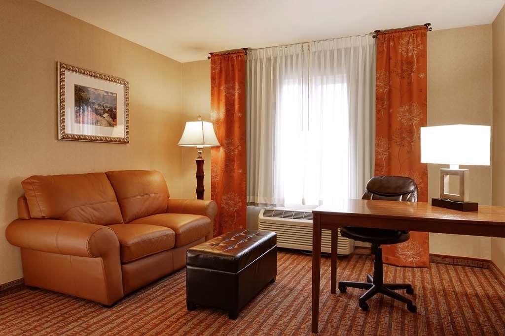 Phoenix Inn Suites Albany Bagian luar foto