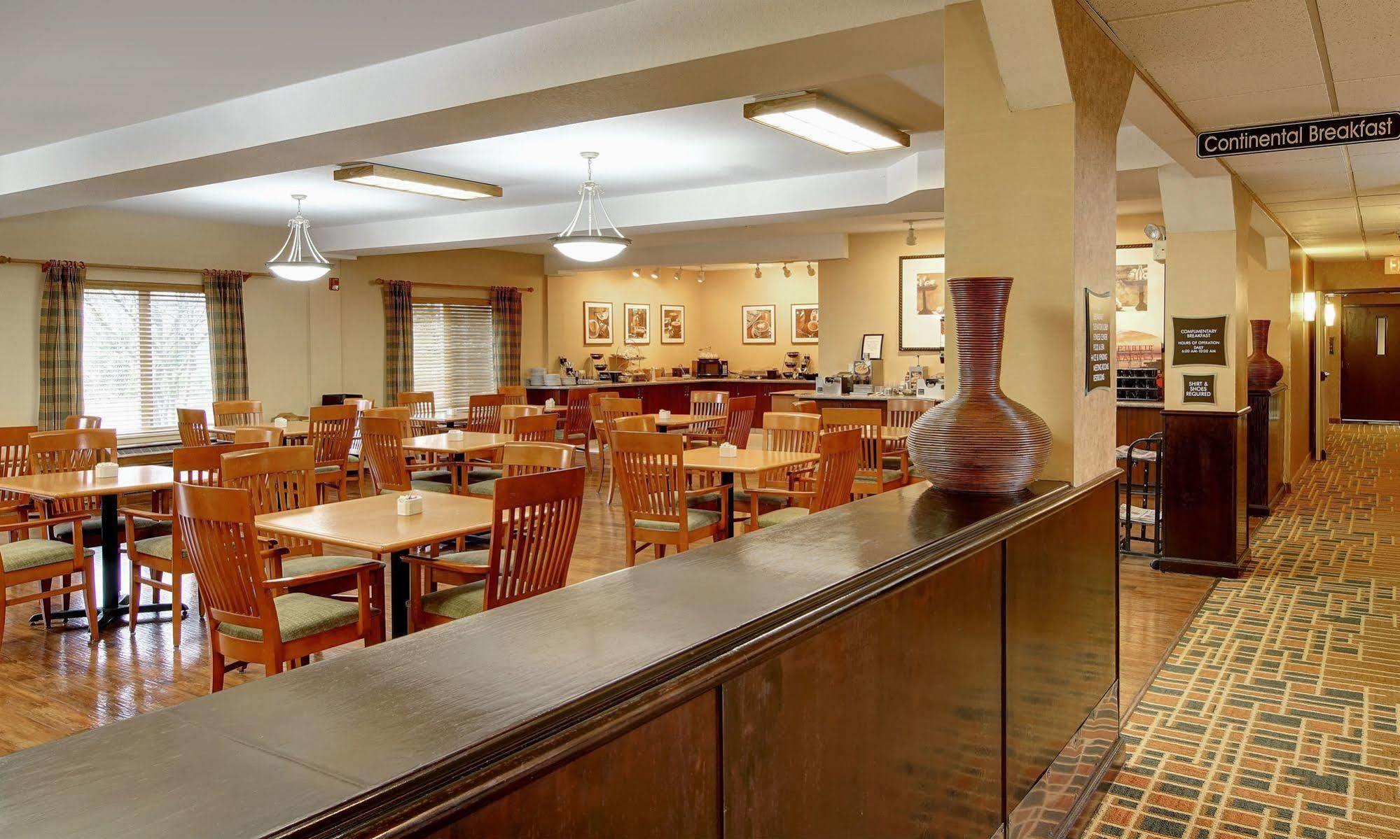 Phoenix Inn Suites Albany Bagian luar foto